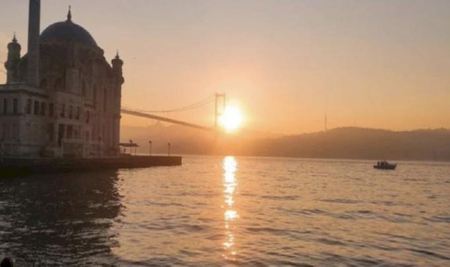 İstanbul Boğazı sis altında: Görüş mesafesi düştü