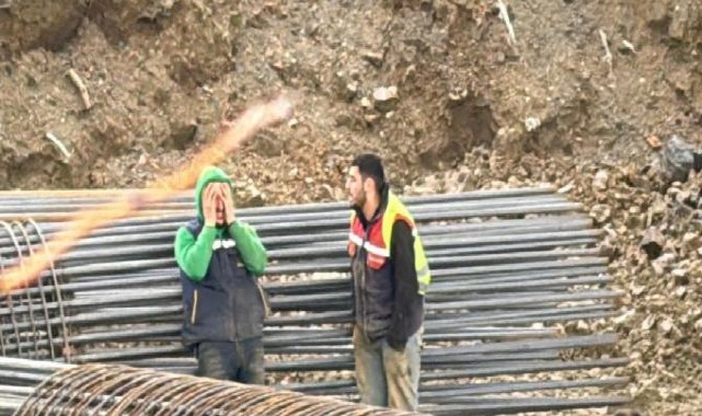 İstanbul'da tonluk kepçe kovasının altında kalan işçi öldü