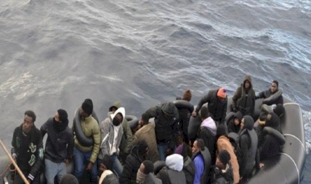 İzmir açıklarında 61 düzensiz göçmen kurtarıldı