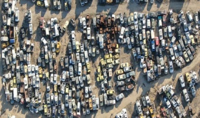 Suriye'de Esad rejiminin el koyduğu binlerce araç çürümeye terk edildi