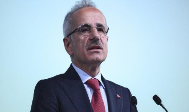 Ulaştırma ve Altyapı Bakanı Uraloğlu: 16 yaş altı sosyal medyaya girmemeli