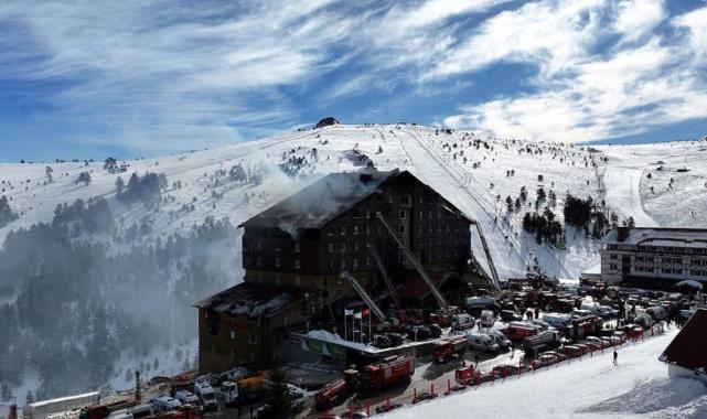 tv100 kameralarına yansıdı: Bolu'daki otel faciasında AFAD ekiplerinden para istendi