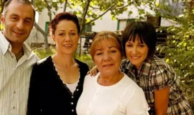 Ünlü oyuncu Bedia Ener Öztep son yolculuğuna uğurlandı