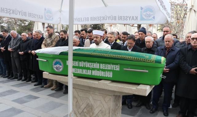 Yangın faciasında vefat eden Eslem Uyanık'ın cenazesi Kayseri'de toprağa verildi