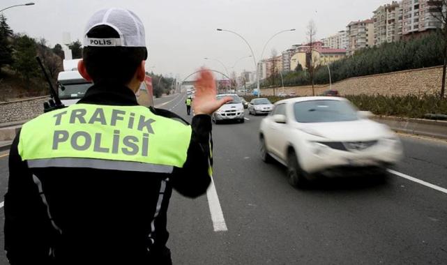 Yılbaşı denetimlerinde alkollü araç kullanan 5 bin 494 sürücüye işlem yapıldı