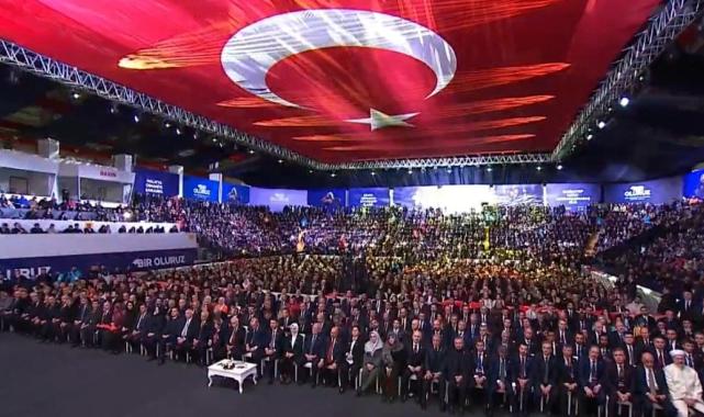 Adıyaman'da 'Bir Oluruz' anma programında deprem şehitleri için Kur'an tilaveti