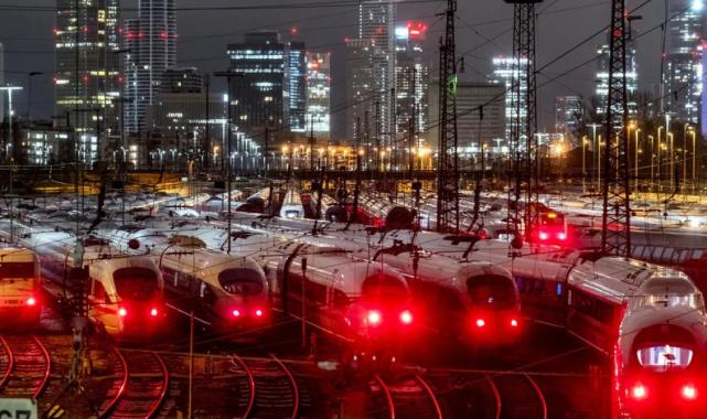 Almanya'da tren seferlerindeki iptaller son 5 yılda 4 katına çıktı