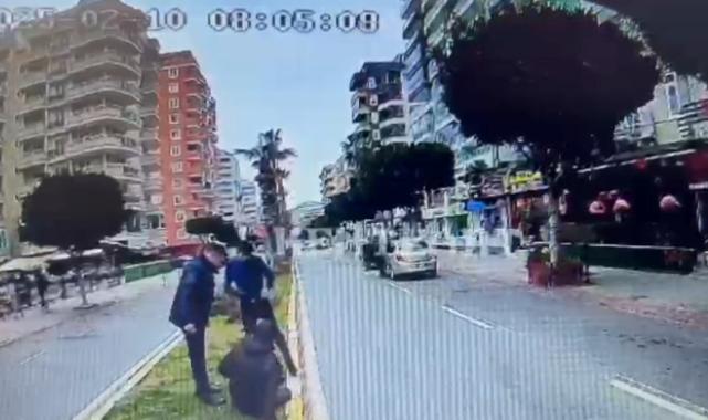 Antalya'da güvenlik görevlisi trafikte tartıştığı otobüs şoförlerini bıçakladı