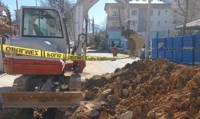 Antalya'da kepçe kovası işçiyi ezdi