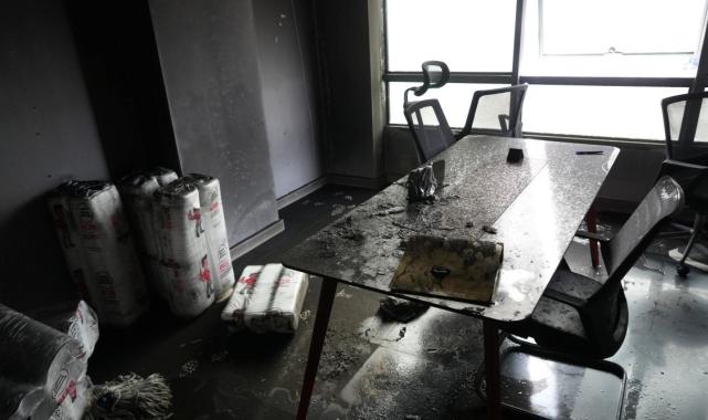 Antalya'da ofis yangınında 1 buçuk milyon TL'lik mal kaybı