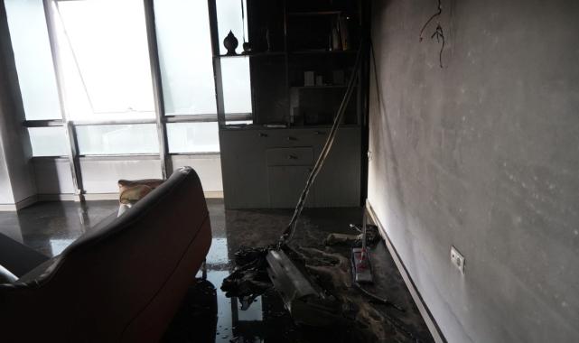 Antalya'da ofis yangınında 1 buçuk milyon TL'lik mal kaybı