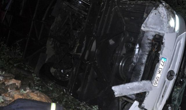 Antalya'da otobüs şarampole yuvarlandı: 8'i çocuk 33 kişi yaralı