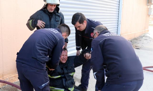 Antalya'da yaralı itfaiyeciye ayran ve su ikram ettiler