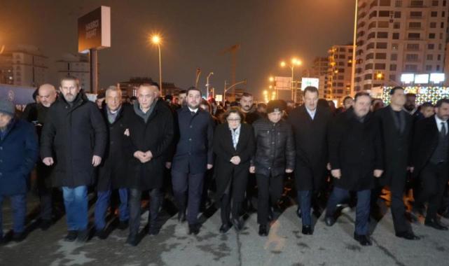 Asrın felaketinin 2'nci yıl dönümü: Kaybedilenler anısına sessiz yürüyüşler düzenlendi