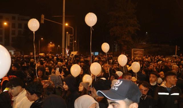 Asrın felaketinin 2'nci yıl dönümü: Kaybedilenler anısına sessiz yürüyüşler düzenlendi