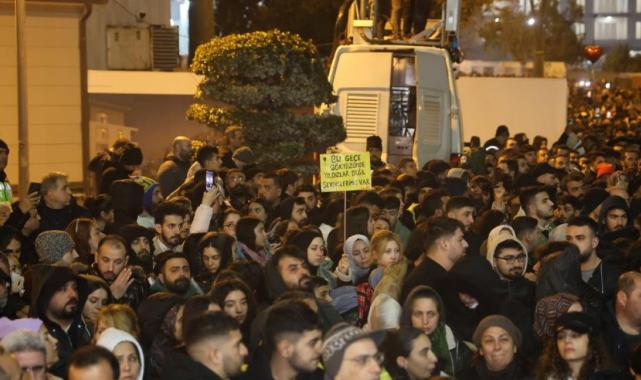 Asrın felaketinin 2'nci yıl dönümü: Kaybedilenler anısına sessiz yürüyüşler düzenlendi