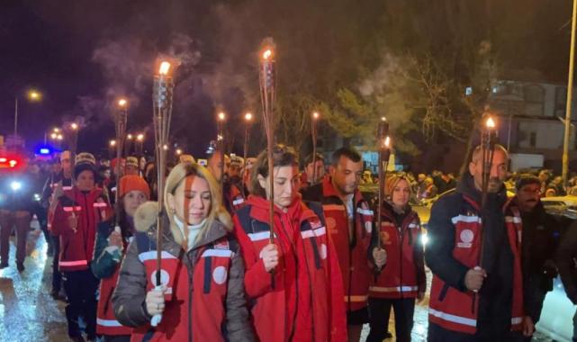 Asrın felaketinin 2'nci yıl dönümü: Kaybedilenler anısına sessiz yürüyüşler düzenlendi