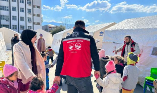 Bakanlık açıkladı... Depremzede 1912 çocuktan 1879'u ailesine teslim edildi