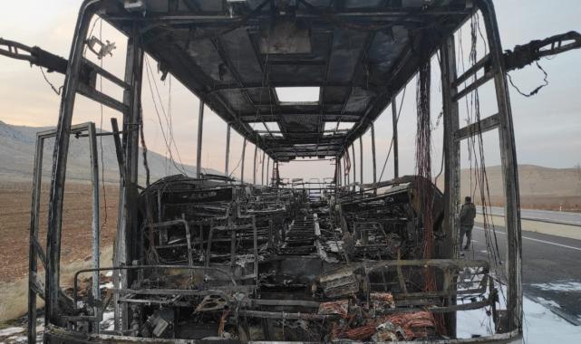 Batman'da seyir halindeki otobüsten alevler yükseldi