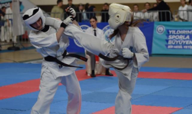 Bursa Yıldırım’da karate rüzgarı