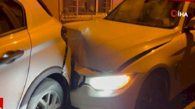 Bursa&#039;da alkollü sürücü park halindeki araçlara çarptı