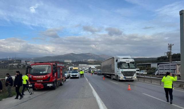 Bursa'da tırın çarptığı otobüs, şarampole devrildi: 1’i ağır 15 yaralı