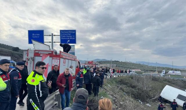 Bursa'da tırın çarptığı otobüs, şarampole devrildi: 1’i ağır 15 yaralı