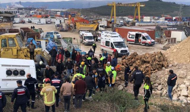 Bursa'da tırın çarptığı otobüs, şarampole devrildi: 1’i ağır 15 yaralı