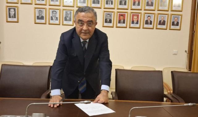 CHP'de milletvekilleri Ekrem İmamoğlu için imza vermeye devam ediyor