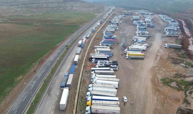 Cilvegözü’nde devasa tır kuyrukları