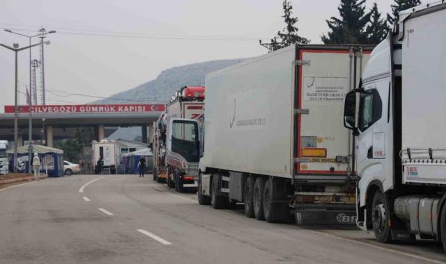 Cilvegözü’nde devasa tır kuyrukları