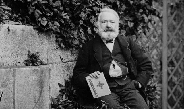 Dünyaca ünlü muharrirlerin kitaplarla ilgili ilham dolu sözleri; Cemil Meriç'ten bir kelam: Kitap benim limanımdır