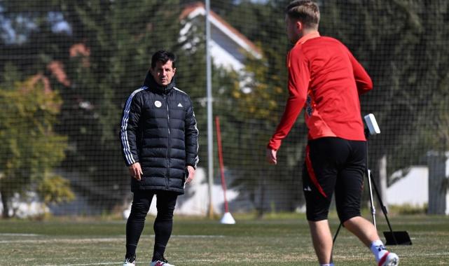 Emre Belözoğlu: Kasımpaşa maçını ön bir viraj olarak görüyoruz