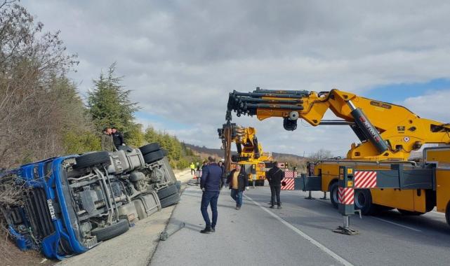 Eskişehir’de akaryakıt yüklü tır kaza yaptı: 1 ölü