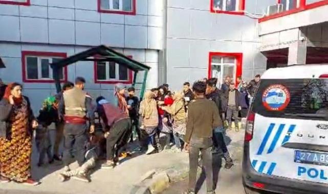 Gaziantep'te üzerine geri dönüşüm balyası düşen genç işçi öldü