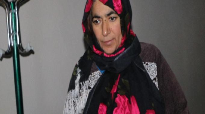 Hakkari&#039;de mezrada tek başına yaşıyor