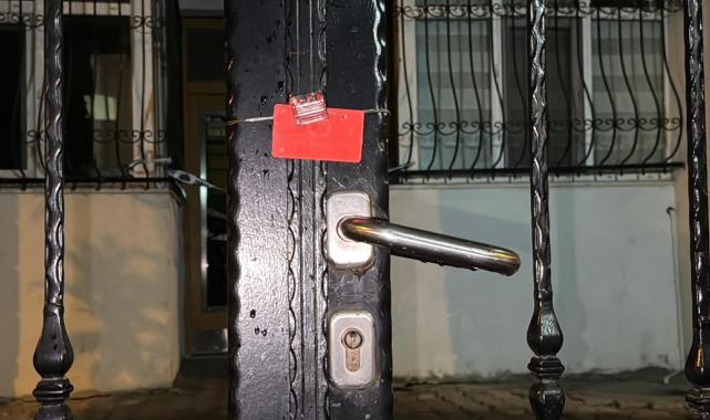 İstanbul Tuzla'da duvarlarında çatlaklar oluşan bina boşaltıldı