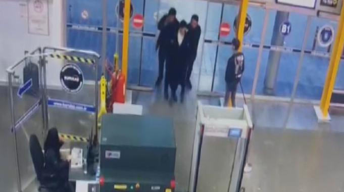 İstanbul'da ailesinden 4 kişiyi öldüren zanlının yakalanma anı kamerada