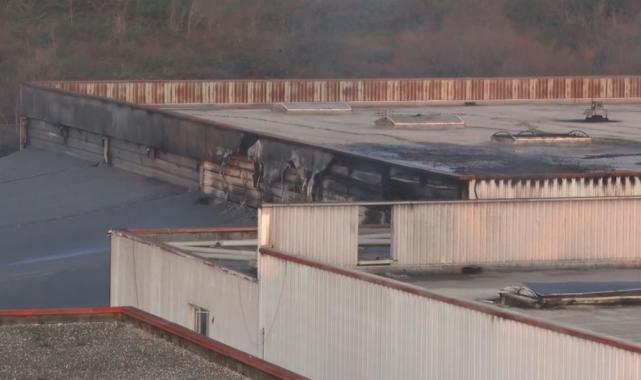 İstanbul'da AVM deposundan alevler yükseldi