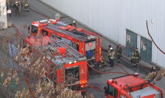İstanbul'da AVM deposundan alevler yükseldi