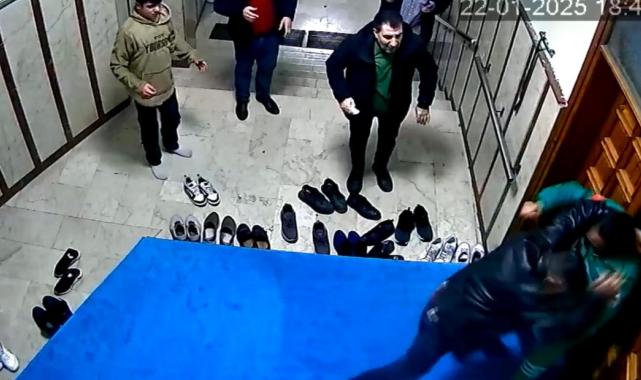 İstanbul'da dünya şampiyonu kick boksçu, cami görevlisine saldırdı