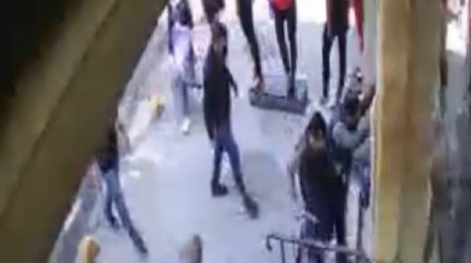 İstanbul&#039;da husumetli olduğu şahısların saldırısına uğradı