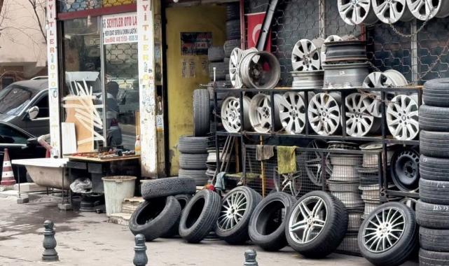 İstanbul'da husumetlisinin dükkanını kurşunladı