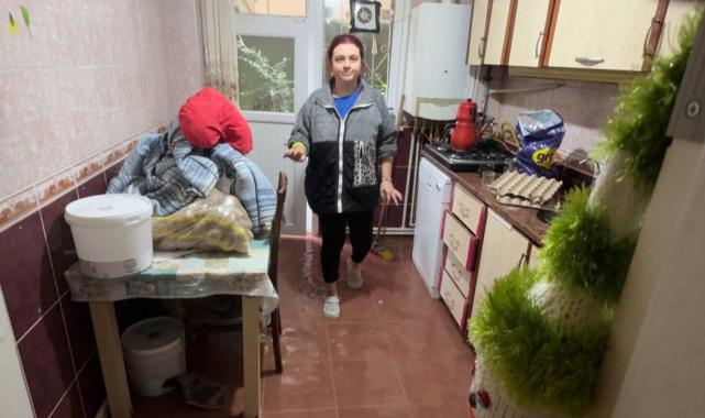 İstanbul'da kanalizasyon sistemi arızalandı, daireyi su bastı