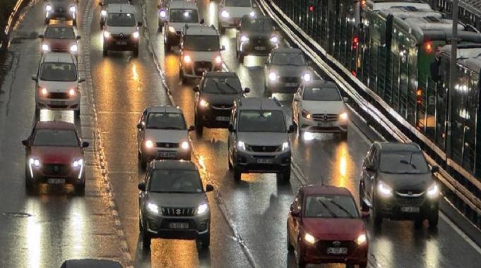 İstanbul’da sabah saatlerinde trafik yoğunluğu