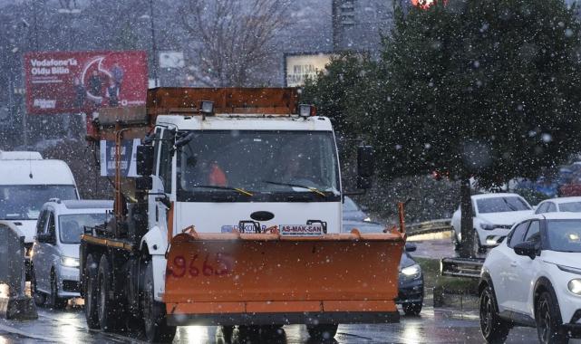 İstanbul'da trafik durma noktasına geldi