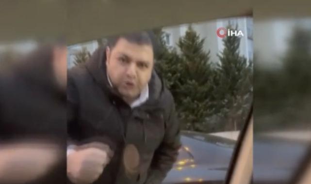 İstanbul'da trafik magandası, başka bir sürücünün aracına saldırıp aynasını kırdı