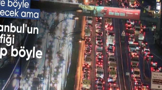 İstanbul&#039;un kaderi: Okulların açıldığı ilk gün trafik çilesi
