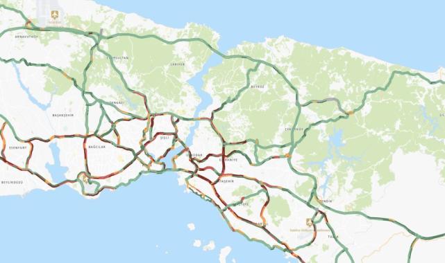 İstanbul'un yağmur çilesi: Trafik yüzde 80'e dayandı