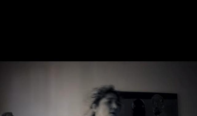 İzleyenler şaştı kaldı! Şarkıcı Kalben ilginç danslarına devam ediyor